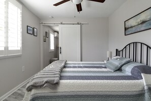 Queen Bed, Sliding door for Privacy