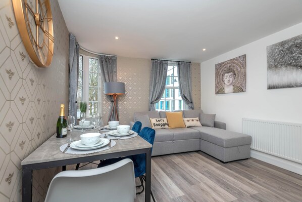 Living room 3