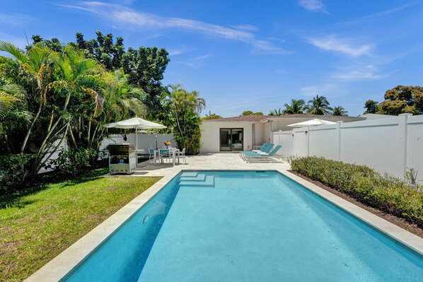 Gorgeous private pool you get all to yourself. Perfect romantic getaway