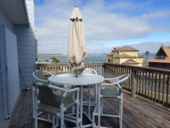 exterior - Outdoor seating on the balcony