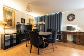 Dinning Area and Office Desk 