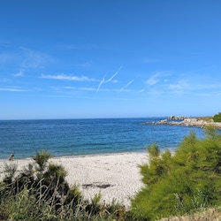 La magnifique petite plage de Groac'h Zu à Cléder