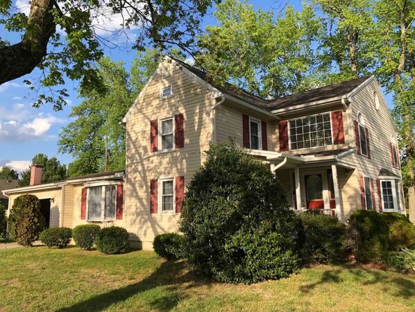 Quiet residential neighborhood centrally located in Salisbury.