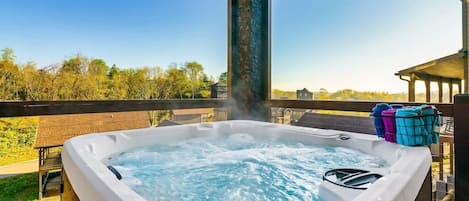 A hot tub with these views? Yes please!