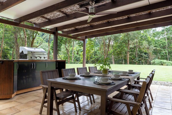 Outdoor dining