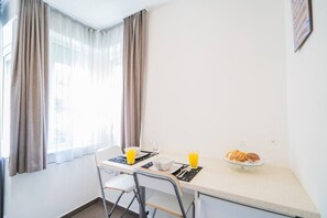 Kitchen (1)