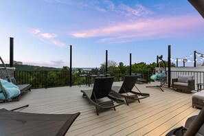 The celestial rooftop deck provides a fantastic space for the entire group to soak in the view of Table Rock Lake