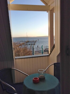 Fewo 27 "Strandnahe Ferienwohnung für Familien" - Ostseebad Rerik - überdachter Balkon mit romantischem Blick auf das Salzhaff