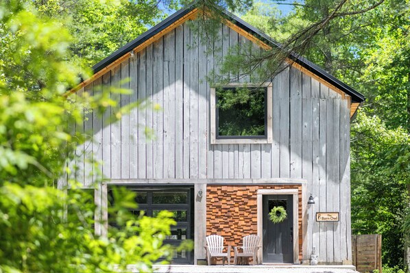Welcome to The Barn Owl in Red River Gorge, KY