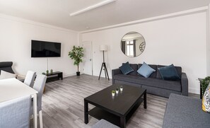 Living Room / Lounge