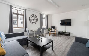 Living Room / Lounge