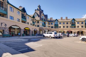 3rd-Floor Condo | On-Site Dining & Shopping | Self Check-In