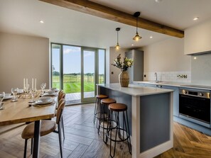 Kitchen/diner | The Granary - Betton Alkmere Farm, Betton Strange, near Shrewsbury