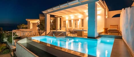 Wonderful Oia Sunset & Sea view Villa | Private Heated Spa Jacuzzi | Villa Turquoise | 3 Bedroom Villa | Access to shared pools