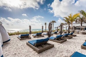 Rent your own chairs and umbrellas at Hallandale Beach