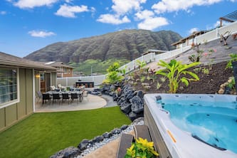 5 Minutes to the Beach! Oahu Ocean View + Family retreat