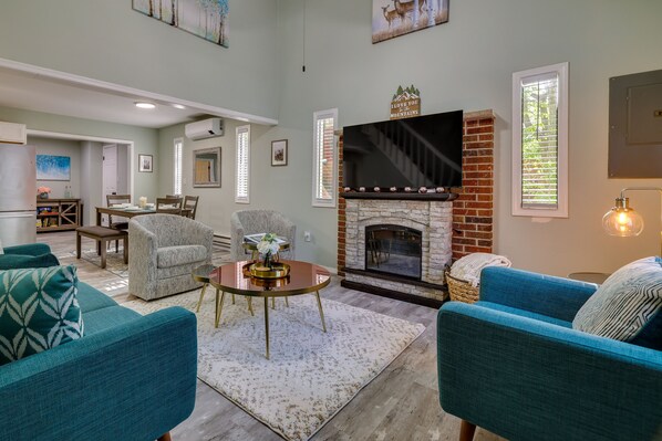 Tobyhanna Vacation Rental | 5BR | 2BA | Stairs Required | 1,580 Sq Ft
