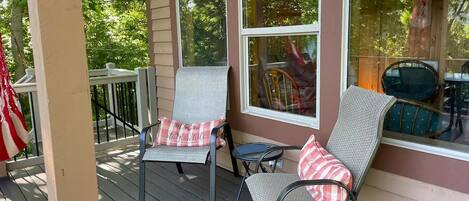 Relax on the deck and enjoy the gorgeous mountain view