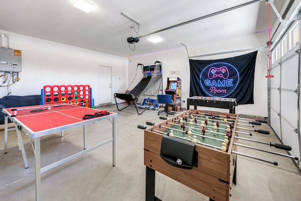 Amazing Game Room, Connect 4, Ping Pong, Basketball etc.