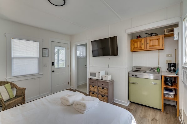Bedroom with kitchenette