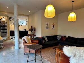 Living room (2)