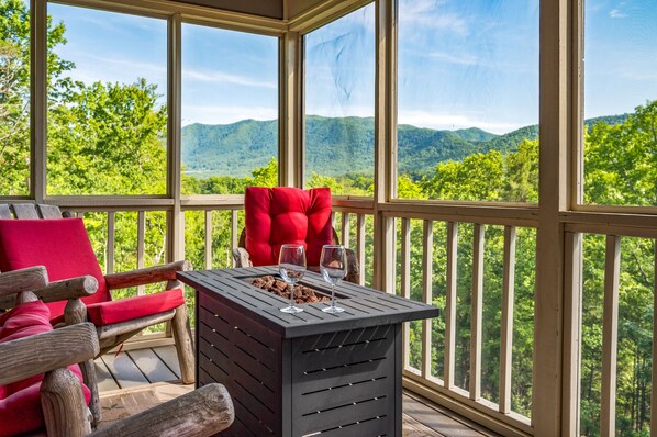 Relax and enjoy the view that Ridge View Cabin is named after.