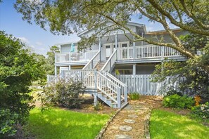 Beautiful Landscaping and Corner Lot!