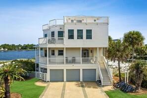 Three Story House with Ample Driveway Parking!