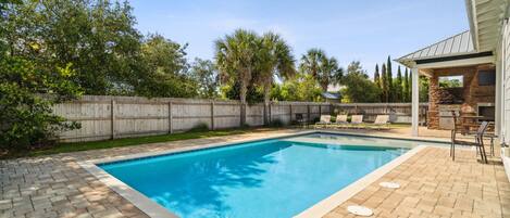 Welcome to Family Tradition in West Seacrest Beach!  Soak up the Sun in the private backyard!