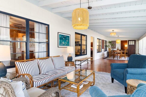 Sunroom and breakfast nook