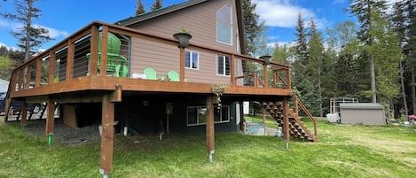 Guests large south facing deck. 