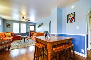 Dining Area | Dishware & Flatware Provided