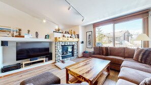 Indoors, Furniture, Living Room, Home Decor, Table