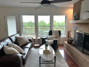 Sitting room | Fireplace