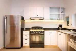 Full size kitchen, fully equipped