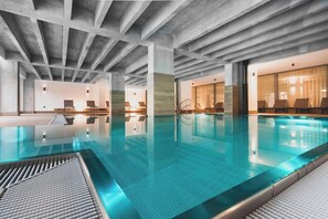 Indoor/outdoor pool