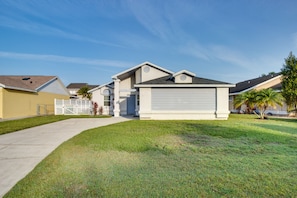 Single-Story Home | 2 Exterior Security Cameras (Facing Out)