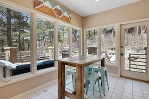 Eat in Kitchen area