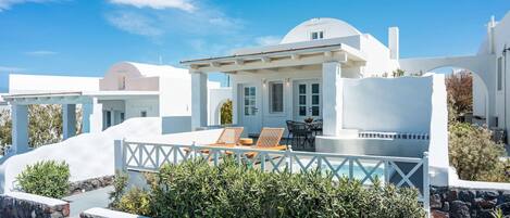Wonderful Oia Sunset & Sea view Villa | Private Heated Spa Jacuzzi | Villa Pearl | 2 Bedroom Villa | Access to shared pools | by VillaMore