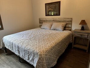 Guest Room w/King Bed