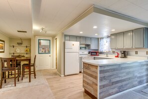 Kitchen | Dining Area | Coffee Maker