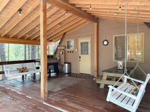 Step on up to the front deck and enter the cabin with ease with 24/7 access via keyless entry.