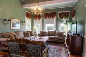 Main living area off entry hall and kitchen 