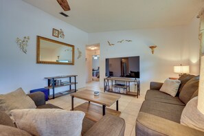 Living Area | Smart TV | Board Games | Pool Table