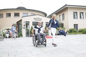 Seehotel Rheinsberg (Rheinsberg), LHS 11098-Eingang Seehotel Rheinsberg