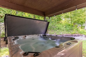 Hot Tub on the Covered Patio