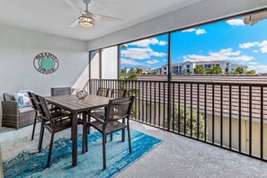 Front Lanai Overlooking the 1 Car Garage