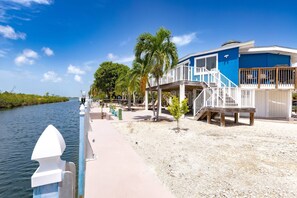 Multiple outdoor areas provide private spaces for everyone to enjoy at Rising Sun.