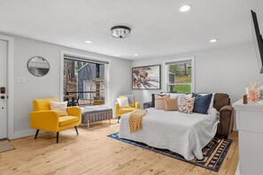 Comfy pull up couch with premium blankets and pillows