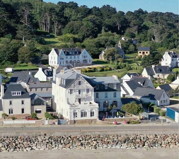 Résidence face à la plage de Primel Trégastel